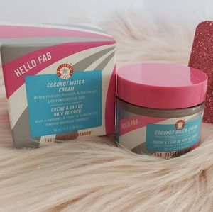 FIRST AID BEAUTY - COCONUT WATER CREAM